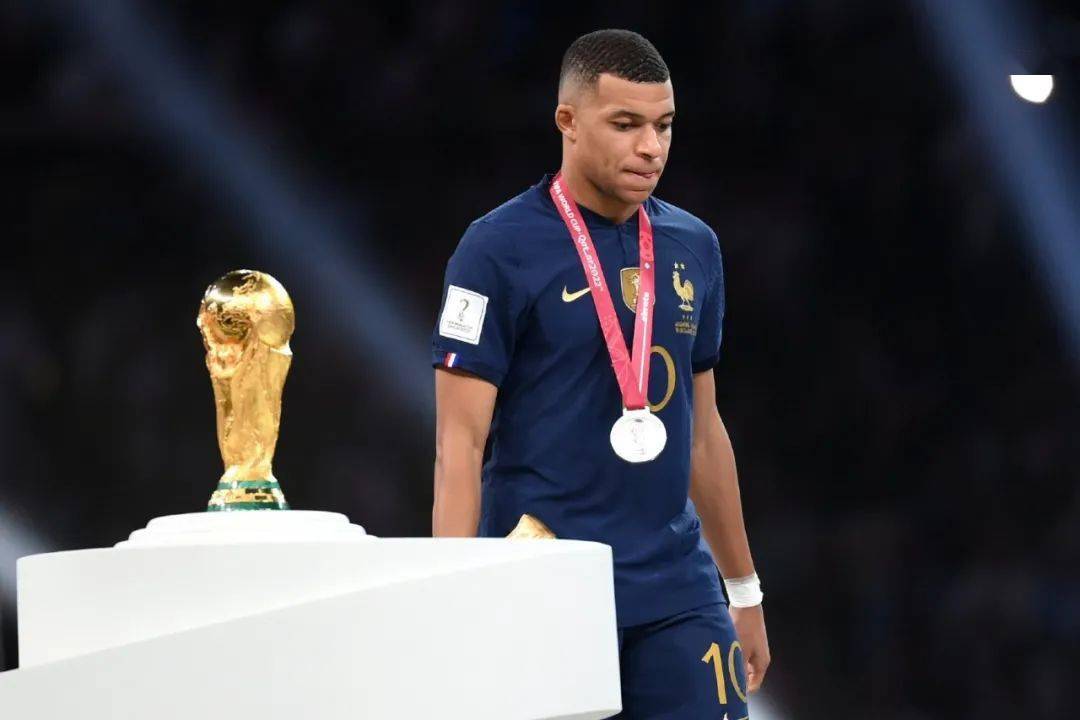 第三代球王梅西,今日登基!_世界杯_决赛_法国队