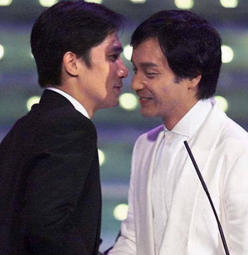 张国荣梁朝伟的《春光乍泄》,饱受争议后成经典,导演道出实情_王家卫