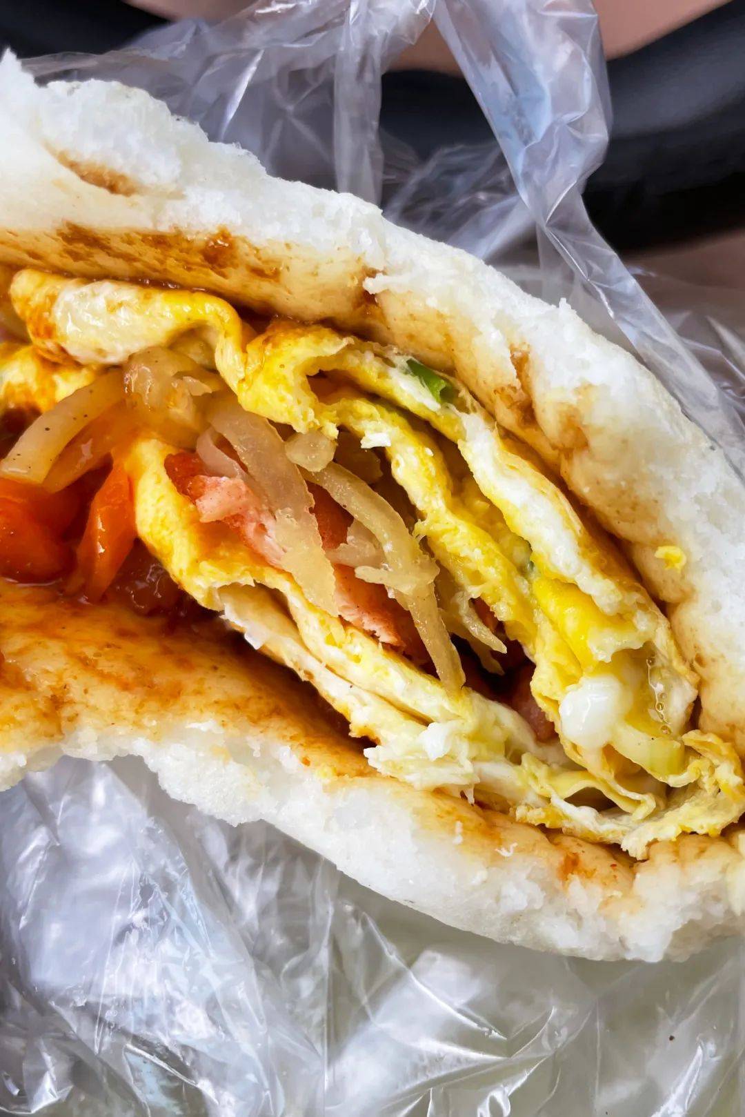 96向左滑动大饼鸡蛋,从小学吃到大学毕业也吃不腻.