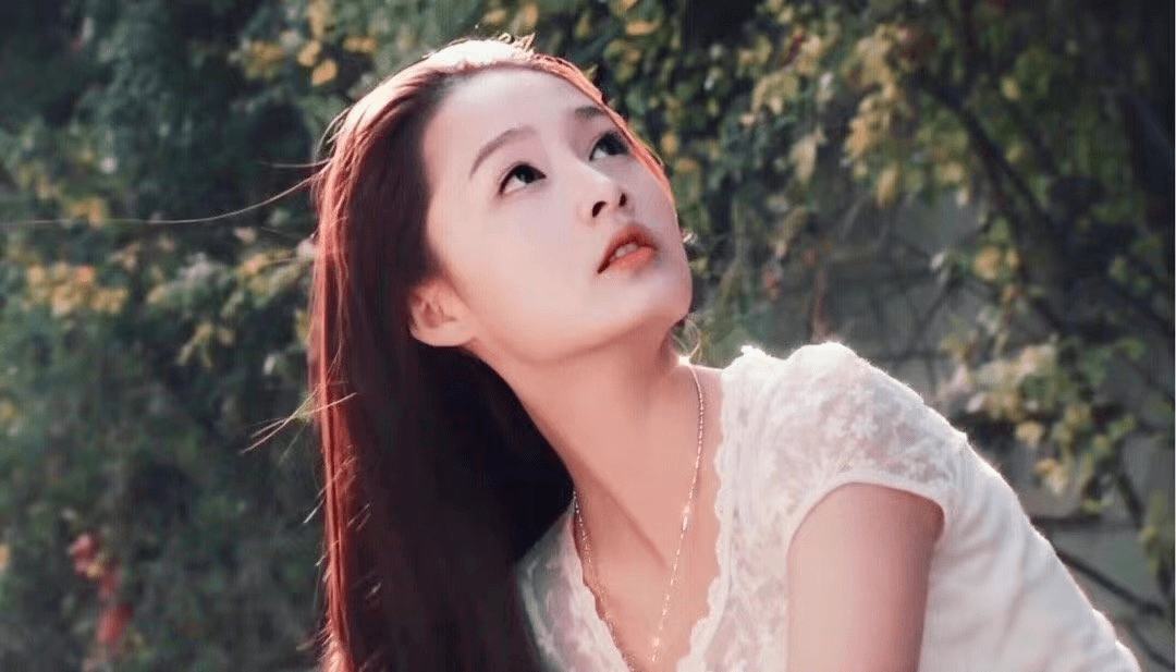 《花开半夏》,由李少红导演,林雨申,李沁,杨洋,张嘉倪等主演,于2013年