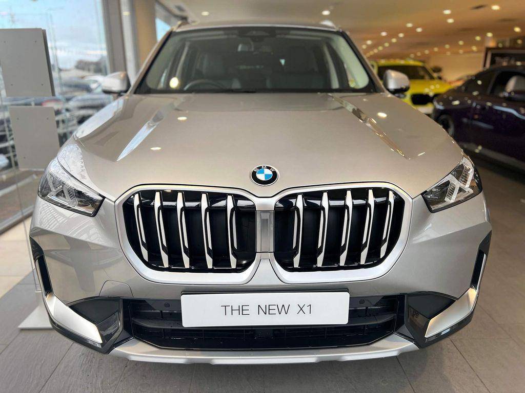 "香槟金"宝马x1亮相,海外预售28万,银色运动套件越来越帅气_搜狐汽车