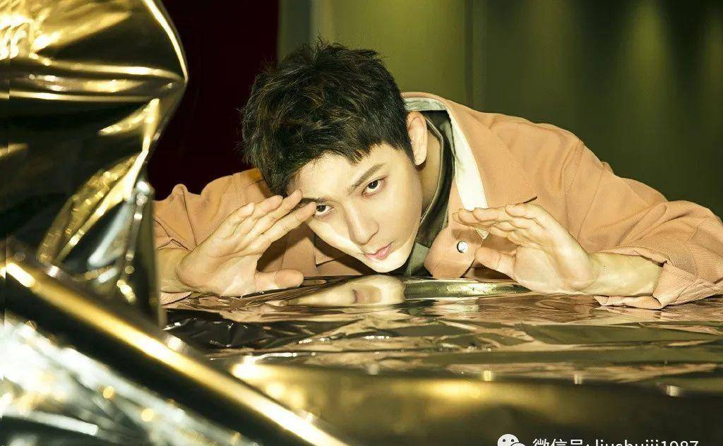 陈翔《夹缝》:在"坚持"与"妥协"的夹缝之间勇敢求生_作品_专辑_故事