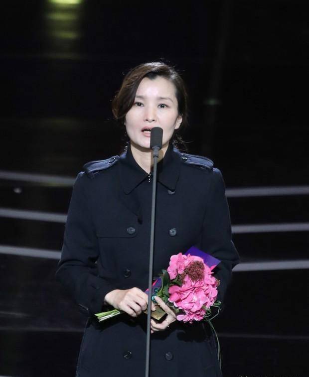 李秀妍:中文系毕业的美女作家,凭《秘密森林》跻身国外一线编剧_作品