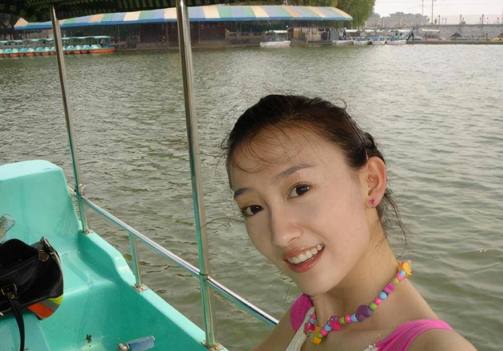 他不忠诚朋友妻,对原配恶言相向遭何炅厌恶,现社交名