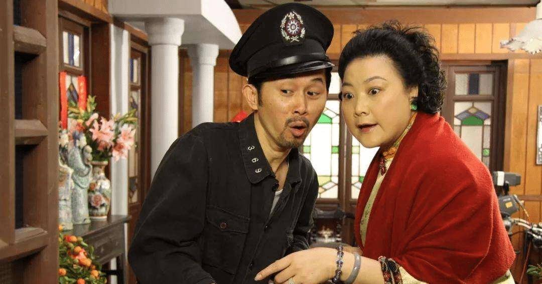 62岁的广州演员黄伟香,戏里嫁给太子炳,现实中的丈夫却另有其人_房客