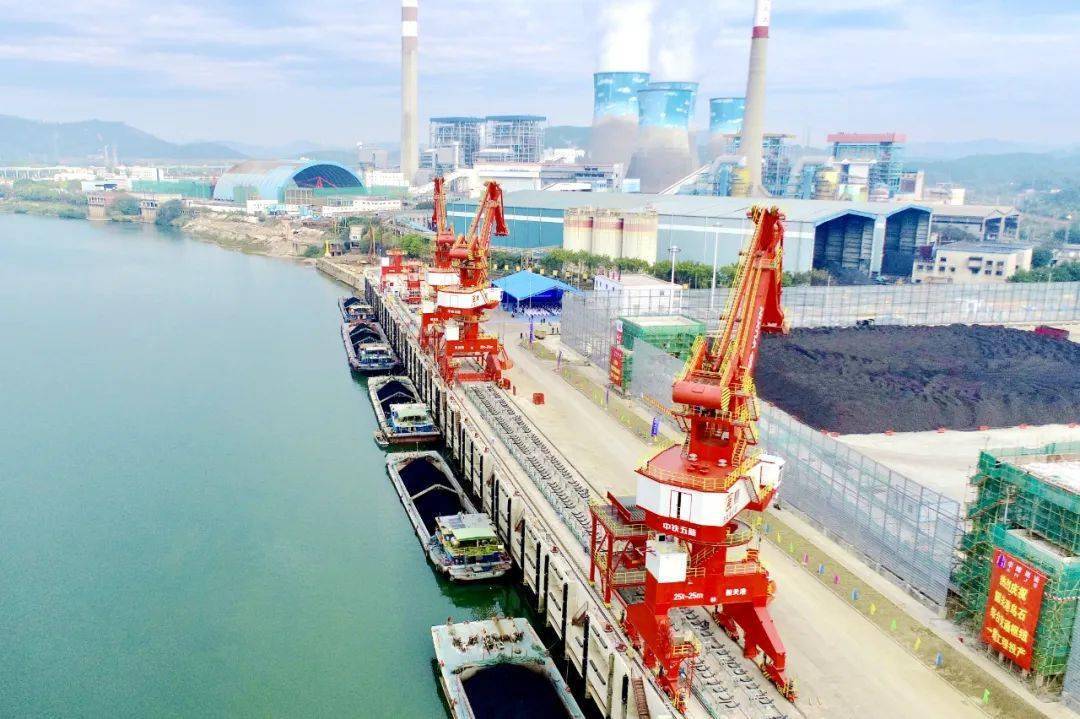 正式投产运营韶关港乌石综合交通枢纽一期工程官宣集中开竣工仪式上在