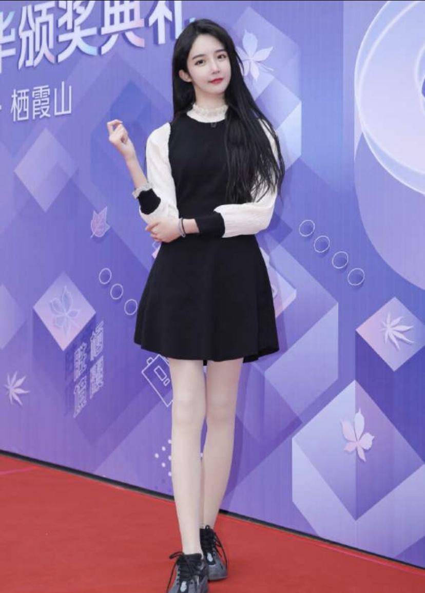 当他穿上"光腿神器"后,我承认我被打败了_女生_显得_裙子