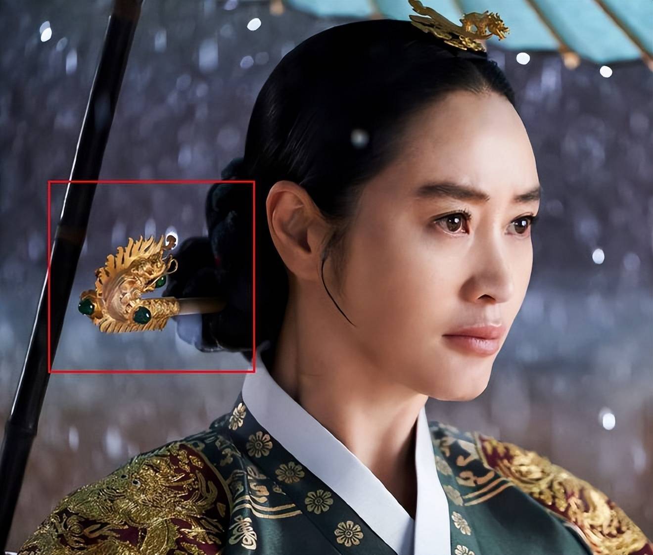 "这些韩国画师到底有没有脑子,古代高丽要是有人敢自称皇后,不要说灭