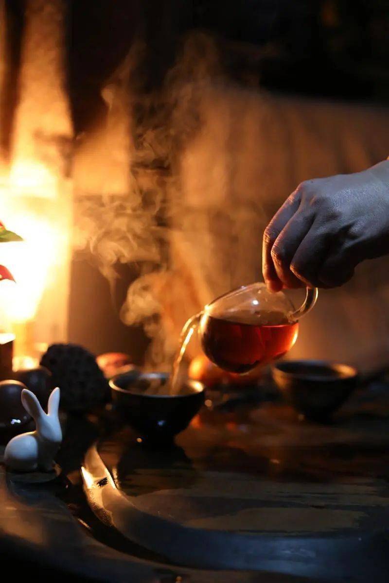 寒冬围炉煮茶,煮的是茶,热的是心
