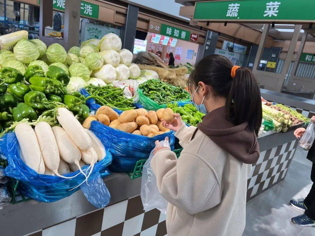 作为一名当家小厨,买菜也有大学问:拎上小菜篮,走进超市,菜市场,看