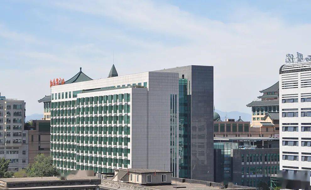 医 院02除了以上提到的办公大楼,还有武警联勤楼,北京政法委办公大楼