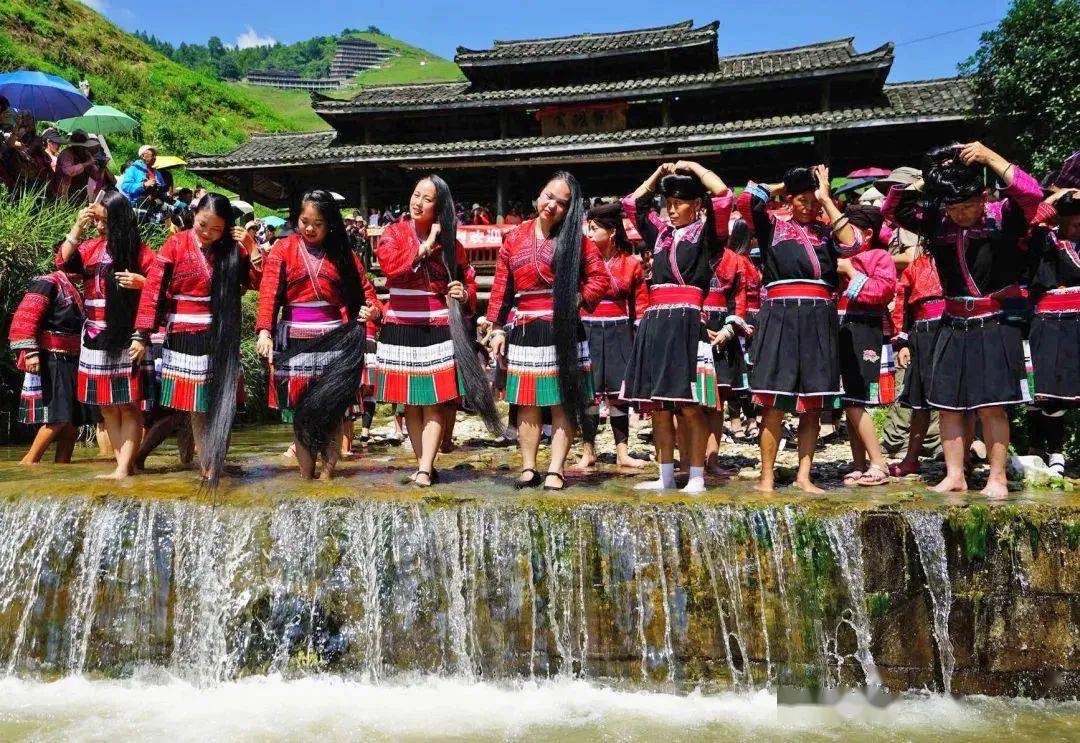 大寨村位于世界知名景点龙脊梯田景区的核心区域,2003年起正式营业,并