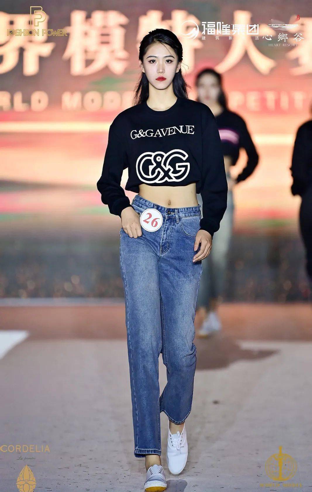 21级表演5班张瑜22级时尚表演与传播1班赵芸慧21级表演5班张瑶22级