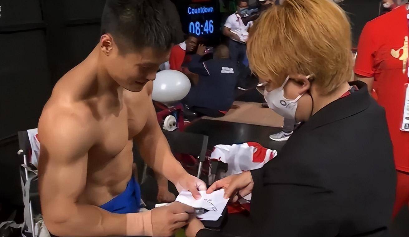 吕小军药检阳性被禁赛,成绩 荣誉碾压,压根没必要_举重_兴奋剂_检测