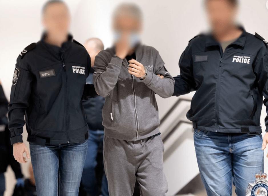 联邦警察副局长krissy barrett表示,谢志乐被引渡来