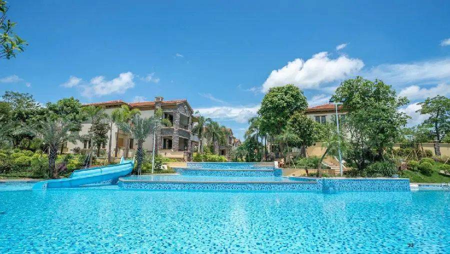 打卡云浮悦天下网红酒店,住私家别墅房带泡池~双人早晚餐 公共温泉