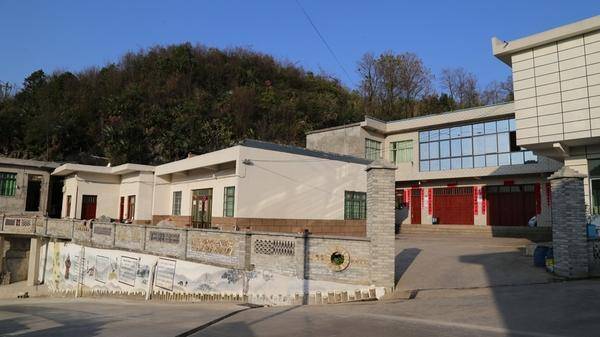 修文县六广镇狠抓农村"治房"工作 乡村风貌焕然一新_群众_村民_动员