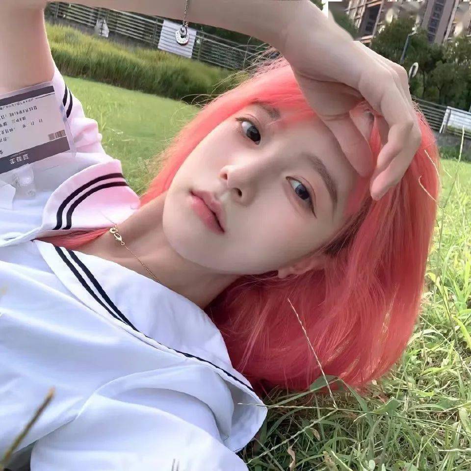 ins头像|小众高级质感女头_表示歉意_图片_来自