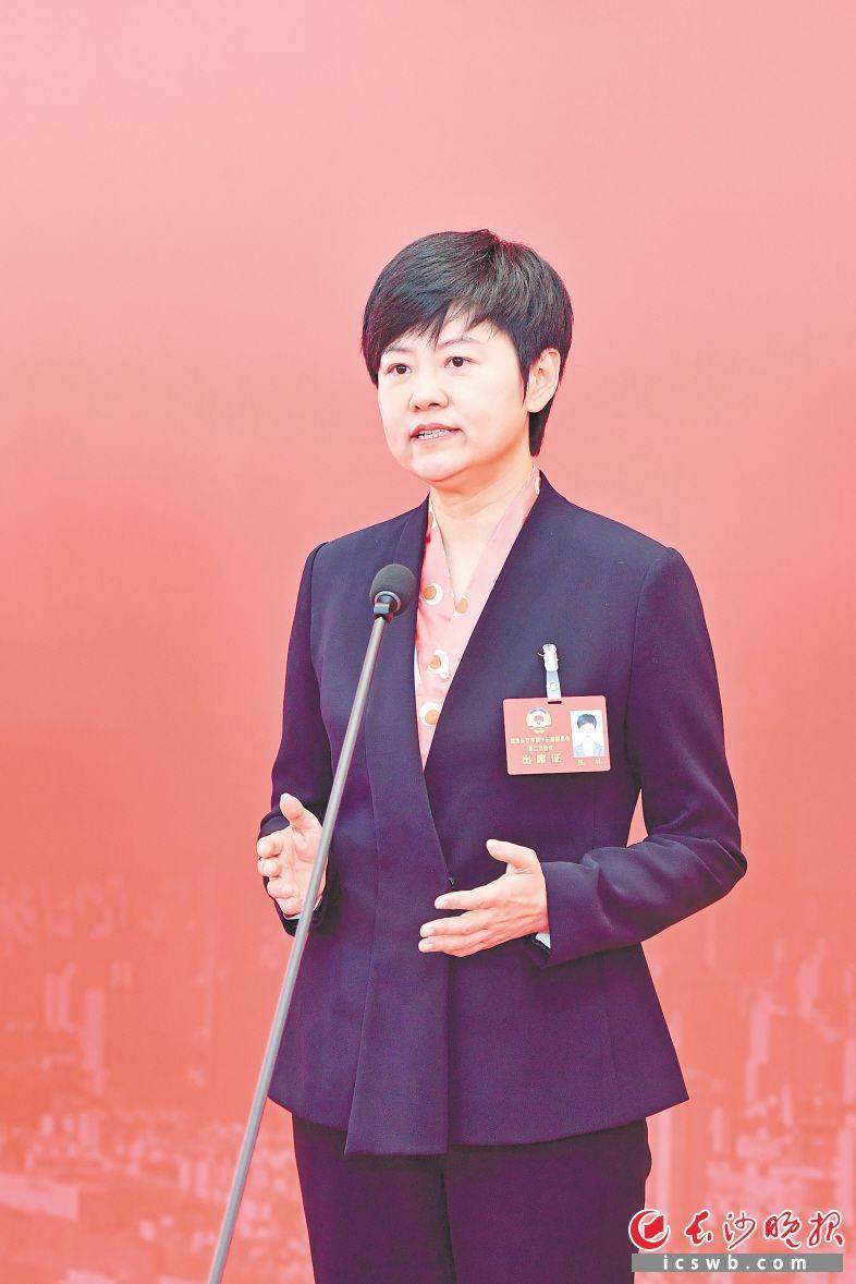 长沙晚报全媒体记者 李静 钱娟27日上午8时15分,市政协十三届二次会议