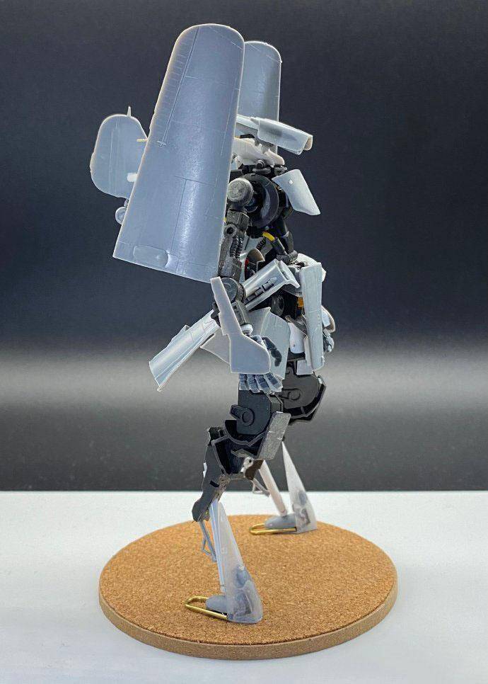 基于铁血高达骨架改造fw190人形机甲模型