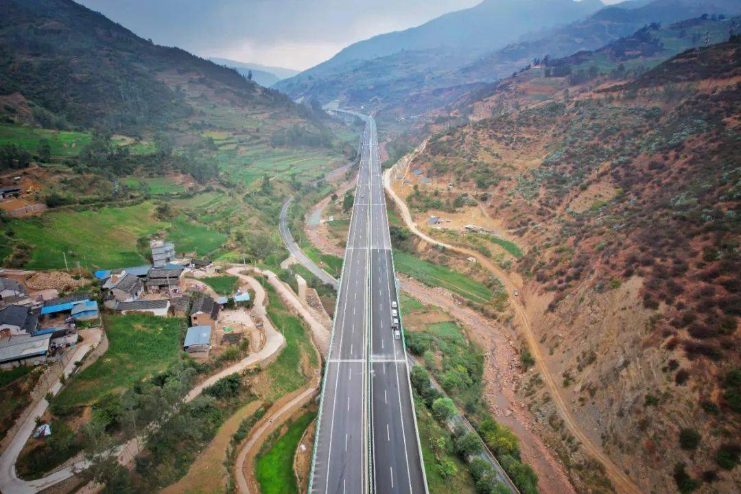 这些高速公路的全线通车时间是……_南涧_枢纽_宾川