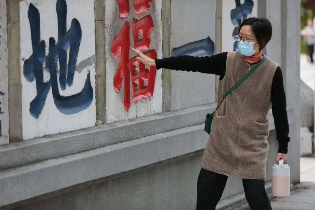 一撞一鸣惊人二撞吉星高照三撞三阳开泰四撞四季平安五撞五福临门六撞