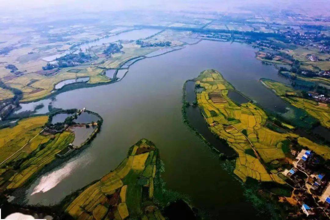 下一步,佛子山镇将对标天门市委市政府提出的加快打造"三区三基地"的