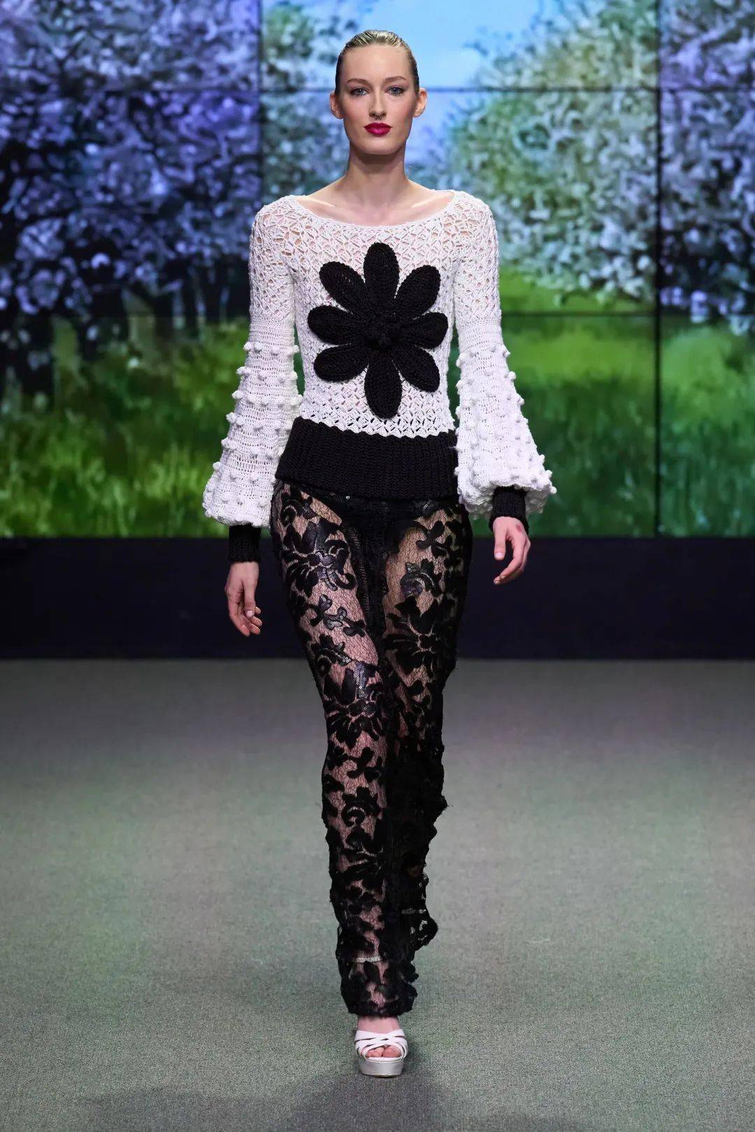 针织设计 | 2023/24春夏女装毛衫创意镂空