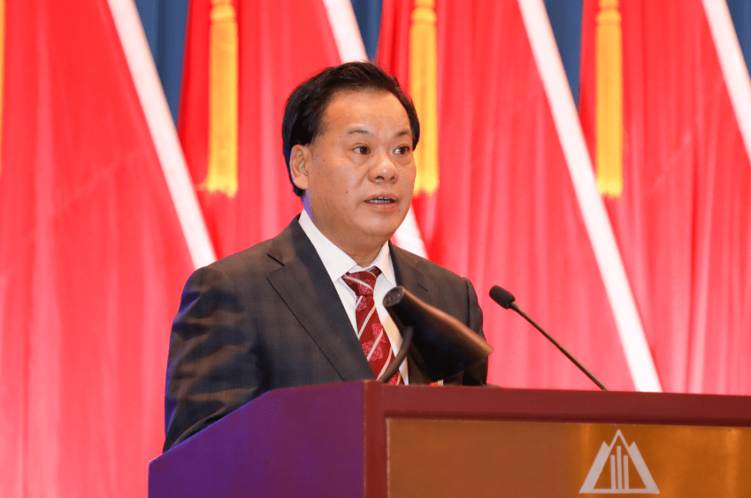 区人大常委会副主任张克斌作关于《北京市朝阳区人民代表大会议事规则