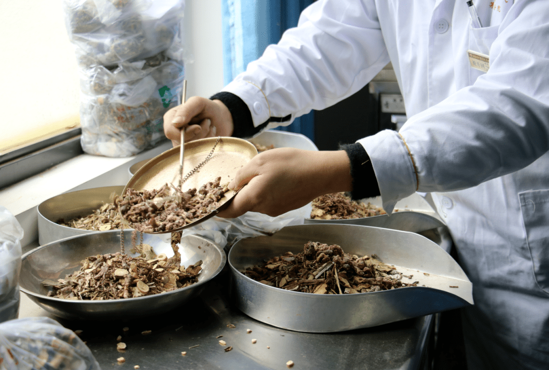 【关注】绥阳:提升基层中医药服务能力 打通群众就医"最后一米"_防控