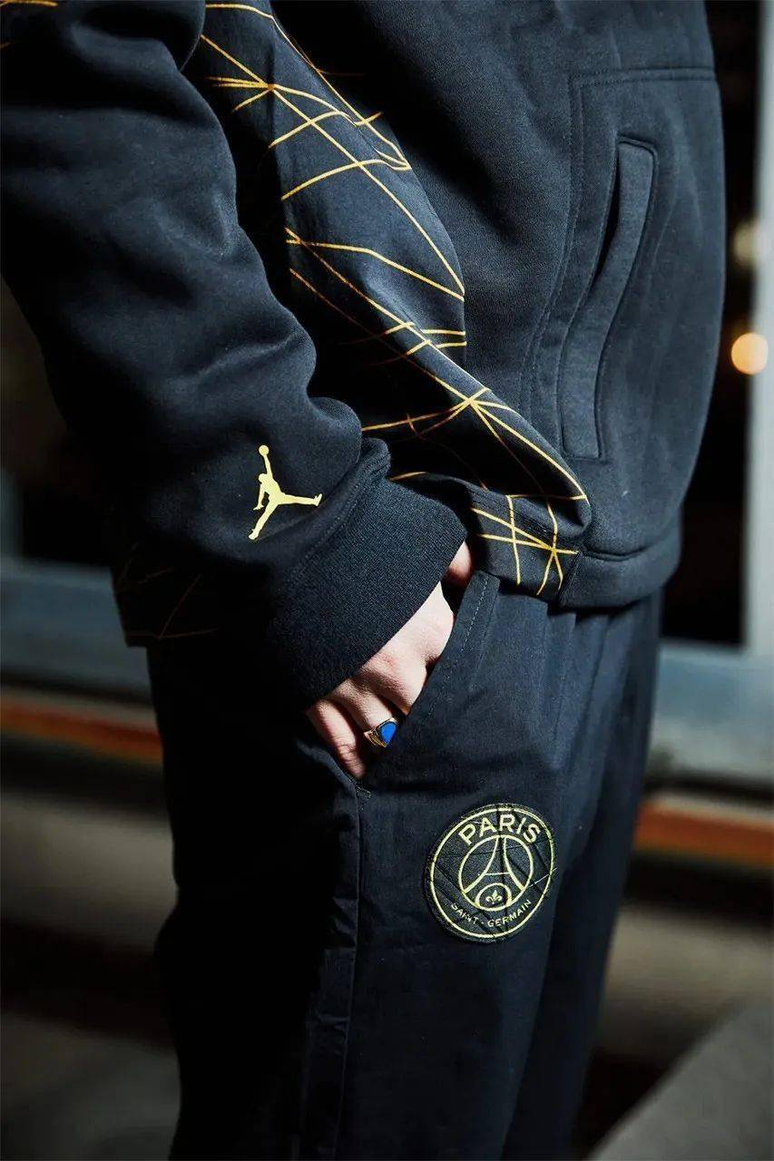 Ovrnundr on X: Louis Vuitton puffer vest by Virgil Abloh   / X