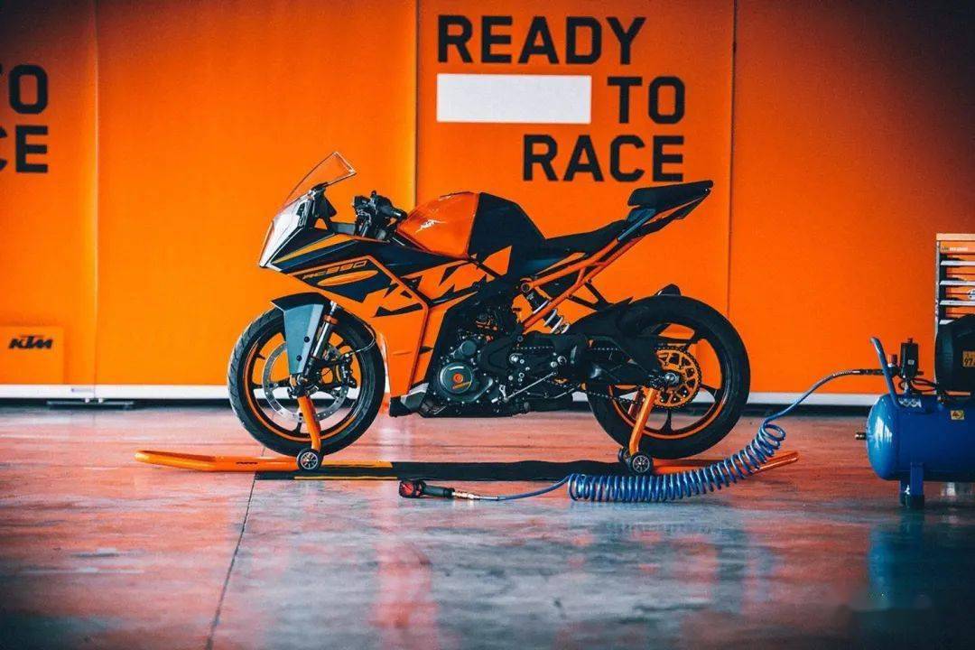 更具科技和运动感的2023款KTM RC390_搜狐汽车_搜狐网