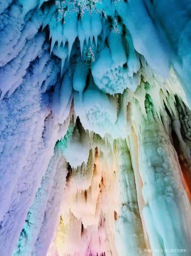 来云丘山第一不可错过的就是冰洞群了,这里是世界三大冰洞奇观之一