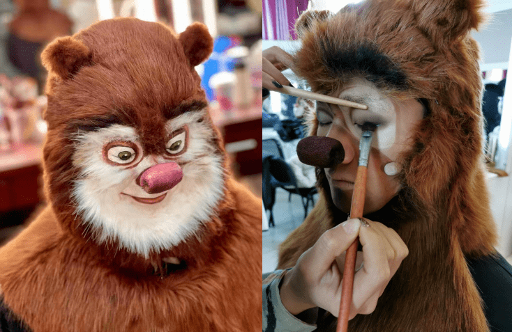 无论从内容还是舞台设计方面已是大有不同,主要体现采用真人带妆演出