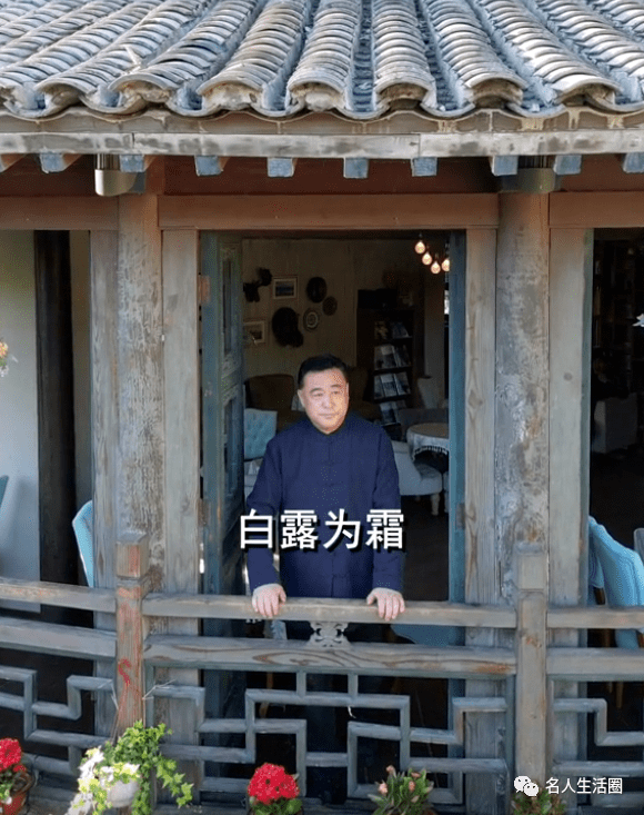 “央视国脸”张宏民:年过六十,不结婚不生子,却依然是大孝子_低头_时候_小事