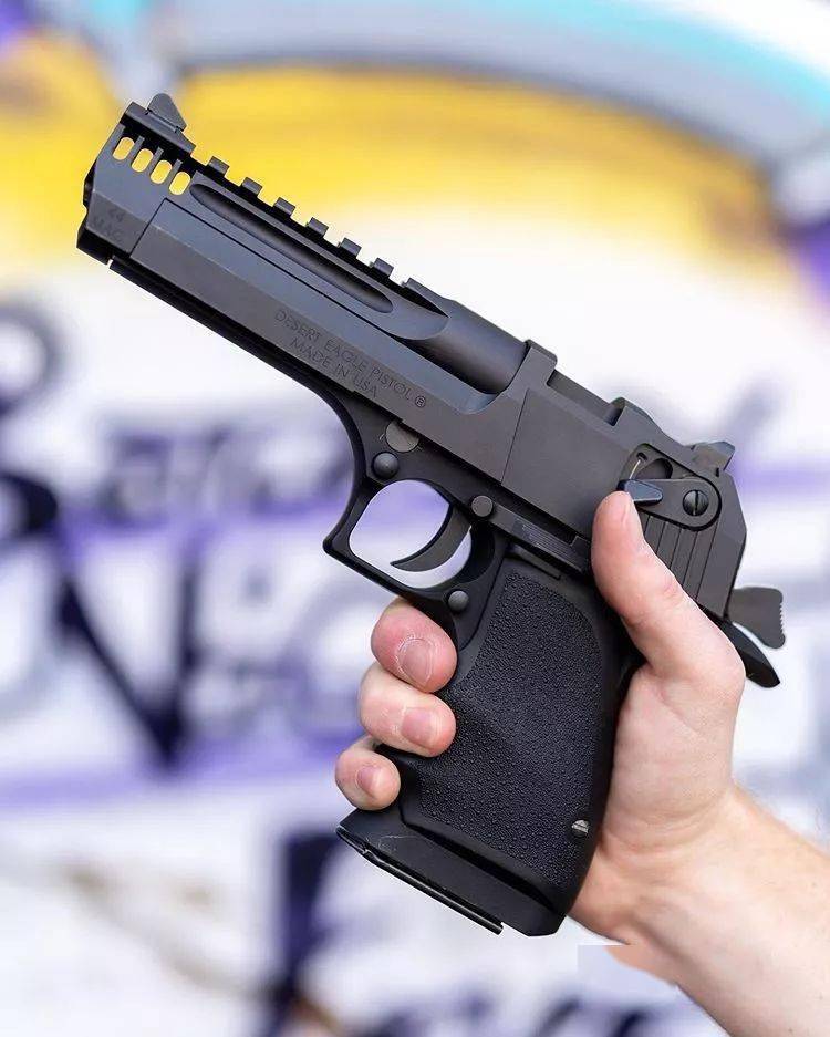 【与暴力和欲望无关】美国的枪店里只有您想不到的没有买不到的_战术