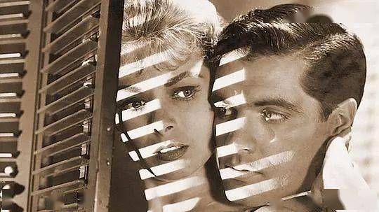 0导演:阿尔弗雷德·希区柯克《惊魂记》psycho(1960)05某纺织厂的