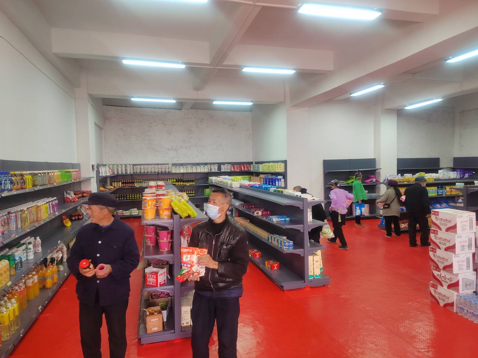 1月11日上午,金泉街道文明实践积分超市开展2023年迎新春积分集中兑换