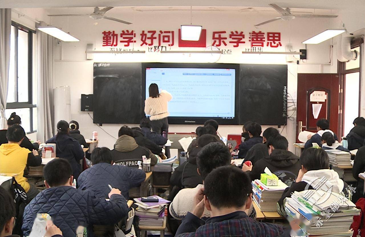 赤壁市车埠高级中学:擦亮"示范高中"底色 彰显"质量车高"特色_建设_办