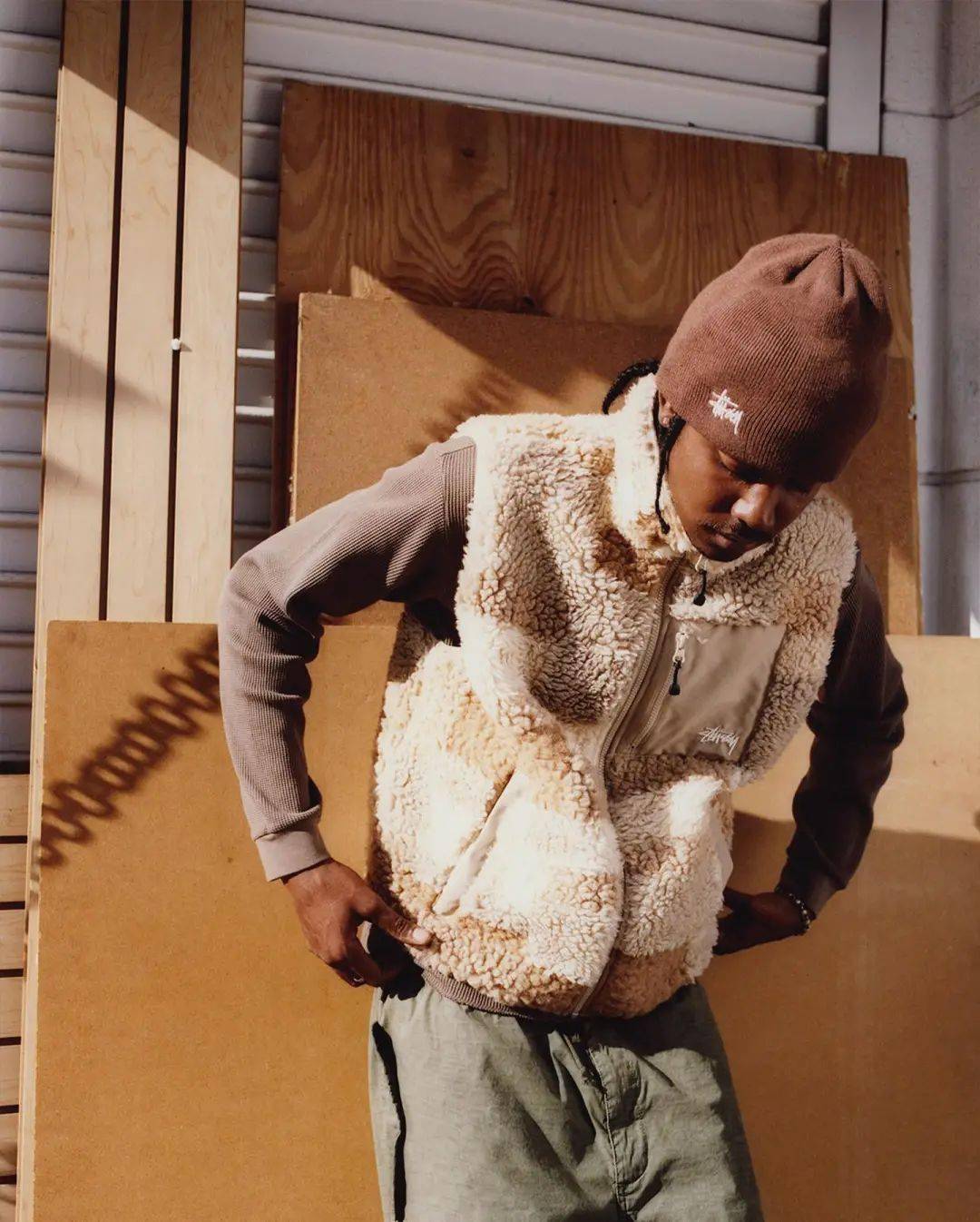 网传kanye 与 yeezy 性感女员工秘密完婚_系列_censori_ssy