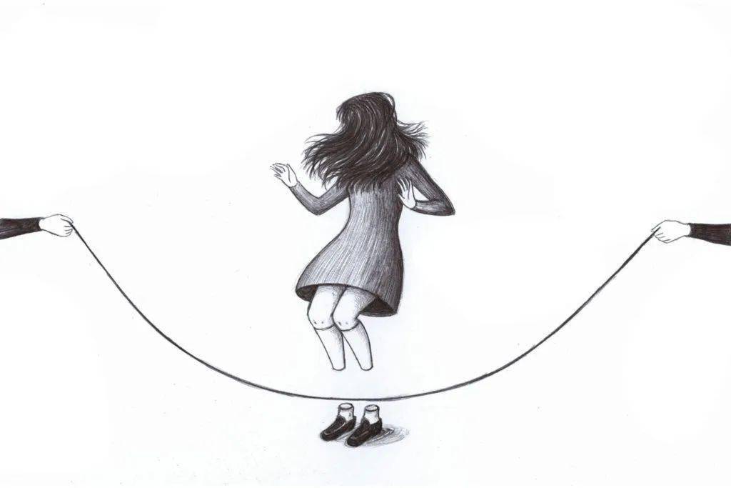 拍摄了一组同款宣传海报,令人眼前一亮:虽然被赋予了"女版伊藤润二"的