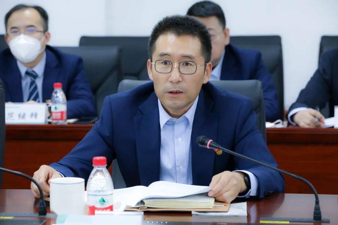 集团公司副总经理梁景坤一行深入乌海超高压供电公司开展节前检查慰问