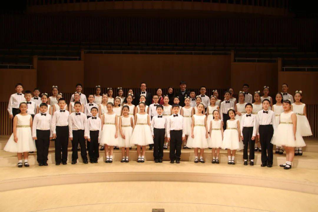 少年组各2支),他们与全国各省市101支合唱团(儿童组56支,少年组45支)