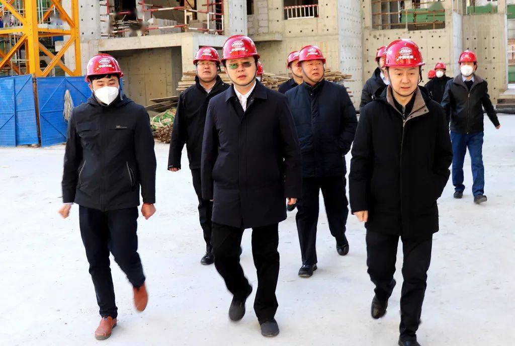 李冰到六公司北京大兴合生旧宫项目开展节前安全检查并慰问一线干部