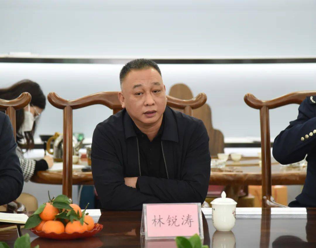 揭西县电线电缆行业协会会长林木城做发言,他说:揭西县电线电缆行业