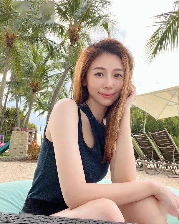 杨秀惠狮城狂晒唔怕变"黑人憎" 3大美白秘技你要跟_保养_肤色_阳光