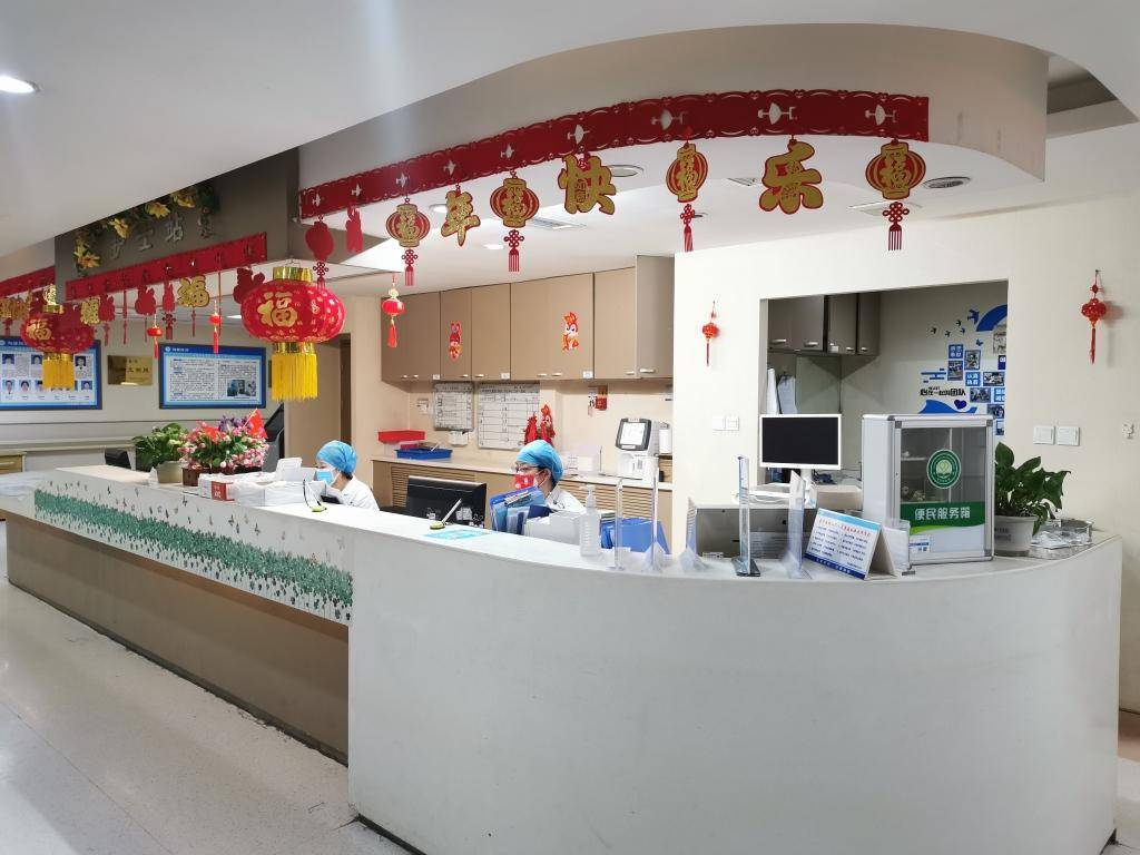 大年三十,病房区与急诊室记者感受别样"团圆日"_值班_患者_医生