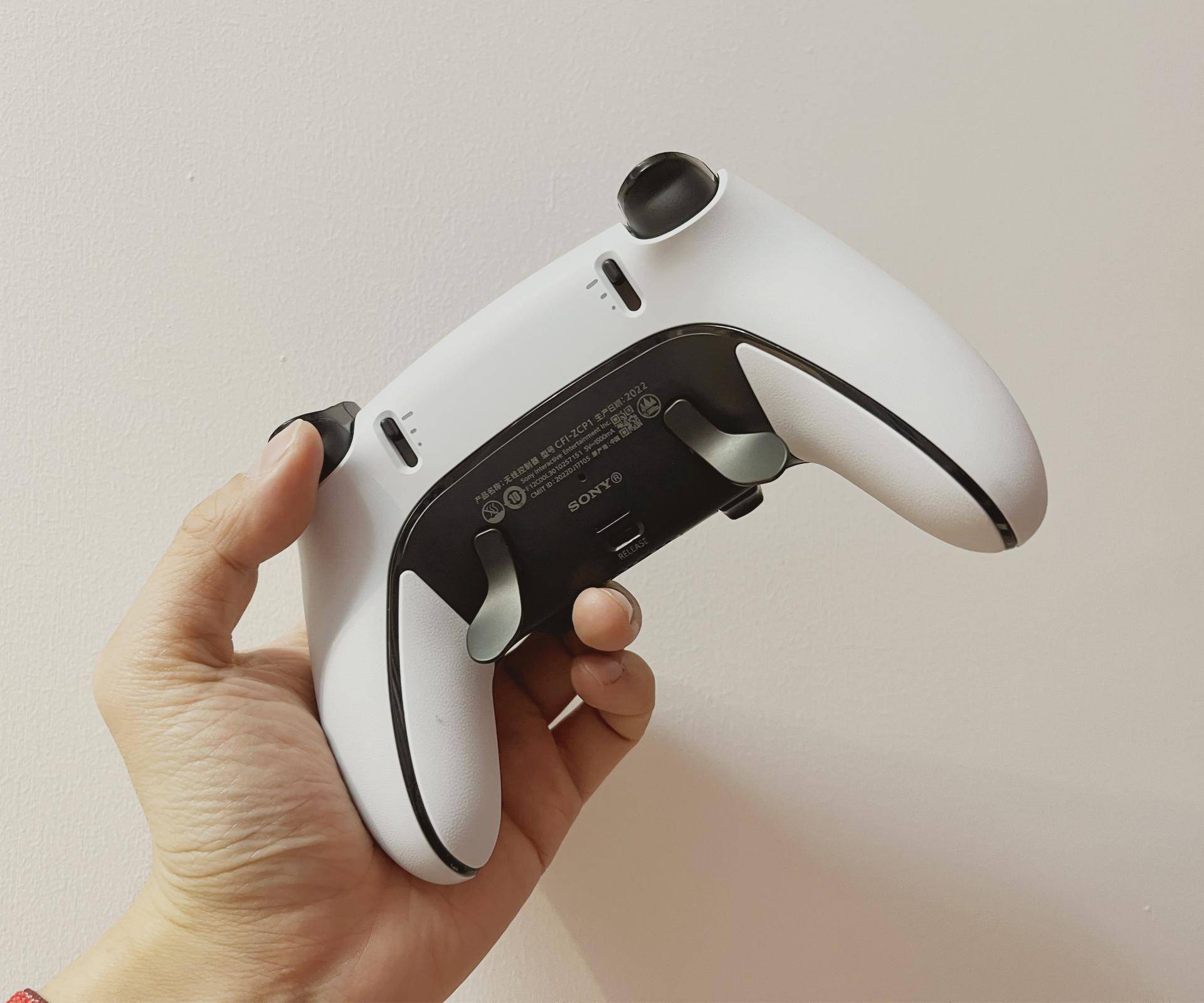ps5专业手柄dualsense edge试玩体验:拔高上限的利器_调整_游戏_进行