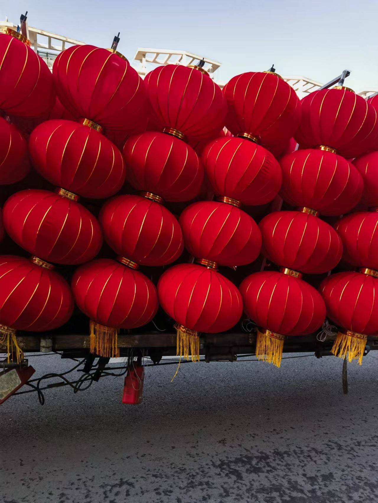 东海县城管局:大红灯笼高高挂 营造氛围庆佳节_步行街_梦幻_居民