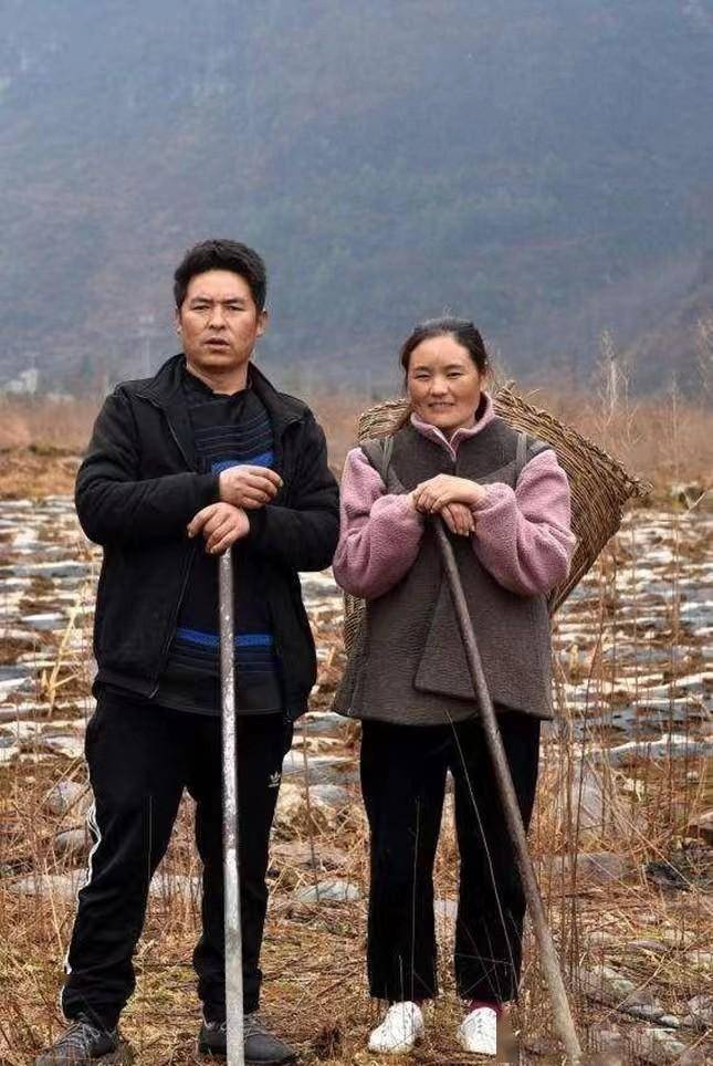 火车站的春运妈妈,因一张照片火爆全国,如今怎么样了_周科_孩子_丈夫